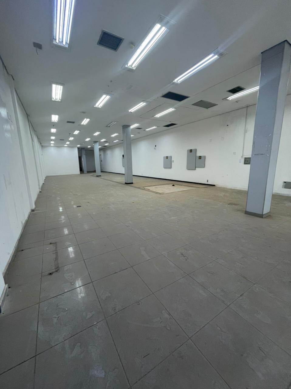 Prédio Inteiro para alugar, 800m² - Foto 1