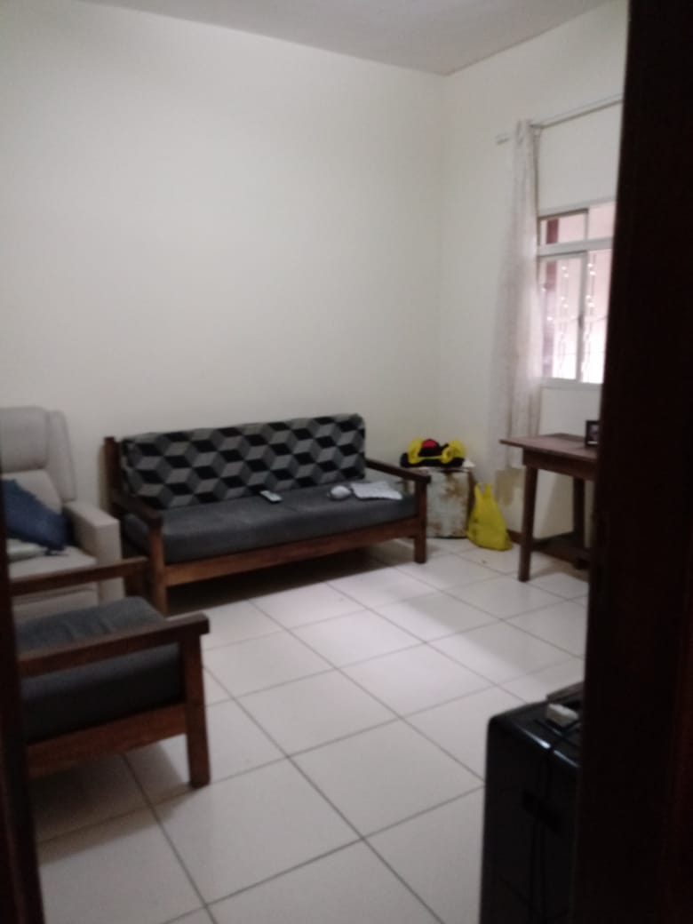 Casa à venda com 4 quartos, 200m² - Foto 1