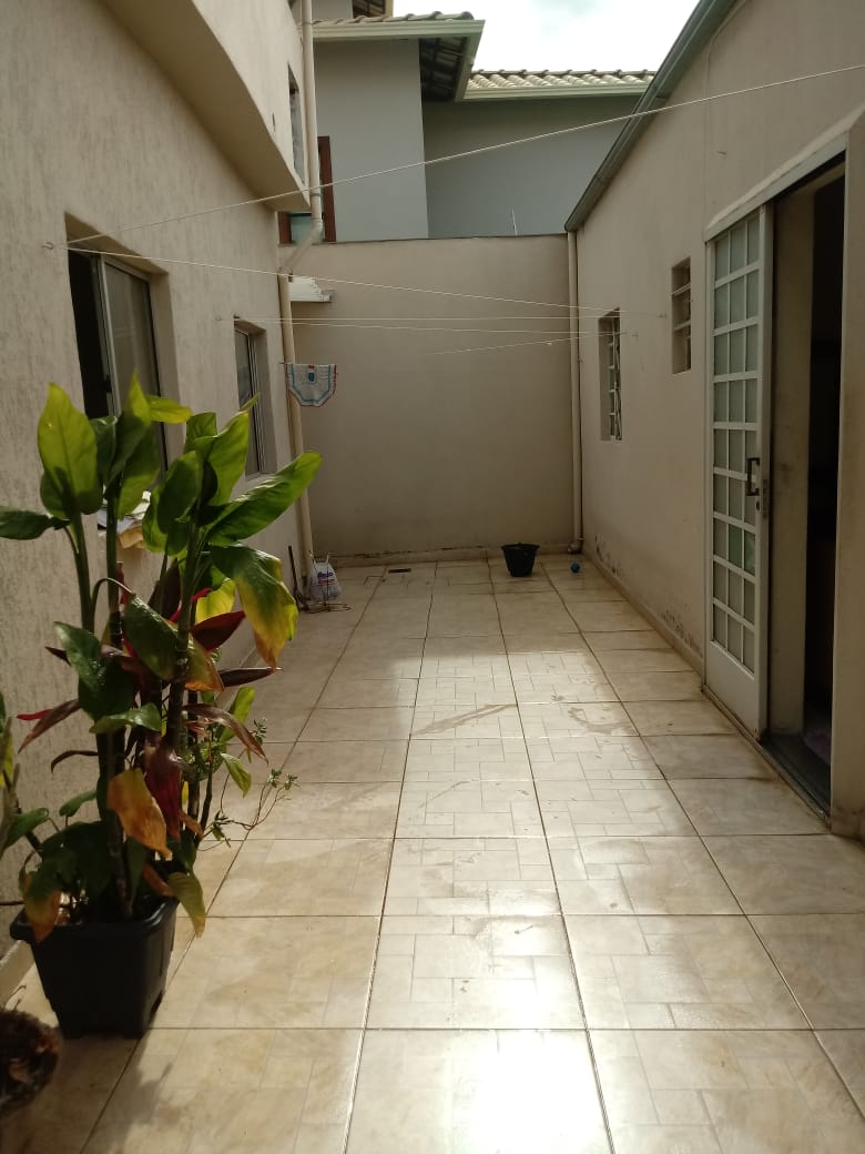 Casa à venda com 4 quartos, 200m² - Foto 8