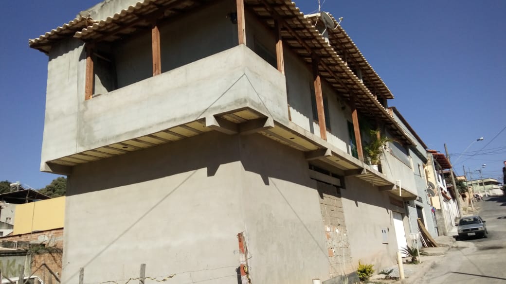 Casa à venda com 2 quartos, 200m² - Foto 2