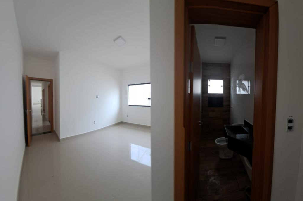 Casa à venda com 3 quartos, 100m² - Foto 3