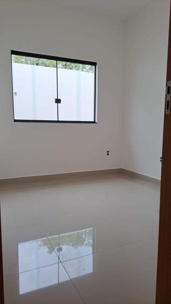 Casa à venda com 3 quartos, 100m² - Foto 4