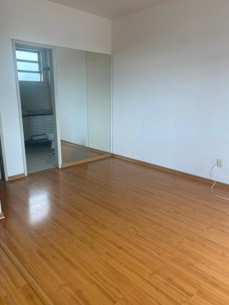 Apartamento à venda com 4 quartos, 184m² - Foto 3