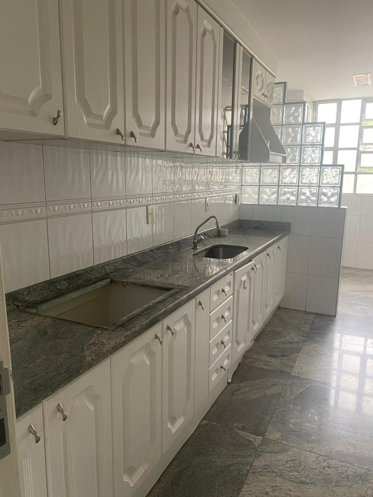 Apartamento à venda com 4 quartos, 184m² - Foto 13