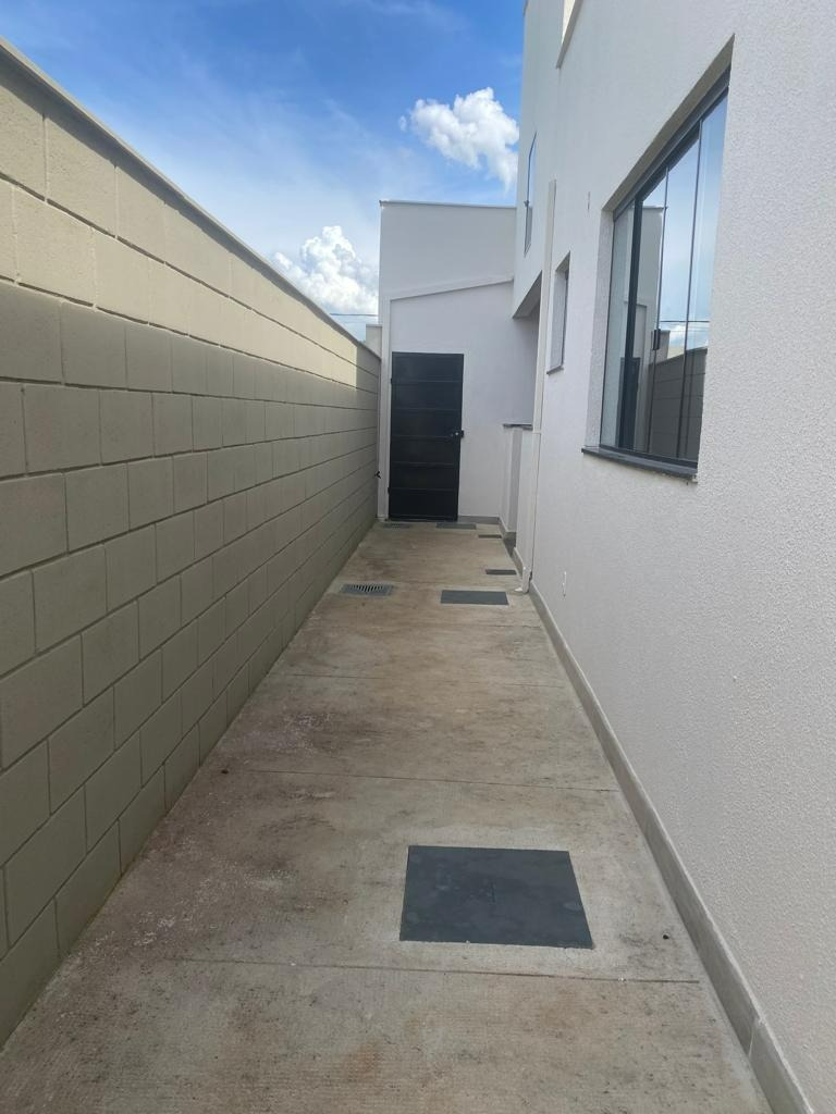 Casa à venda com 3 quartos, 103m² - Foto 11