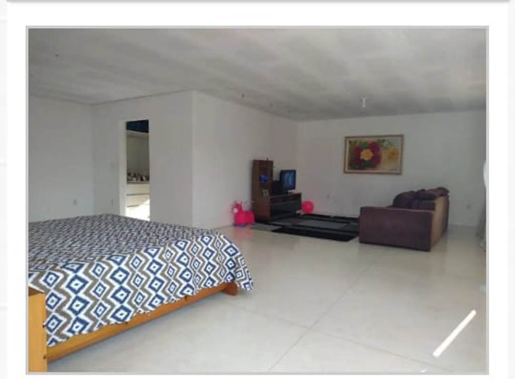 Casa à venda com 3 quartos, 350m² - Foto 1