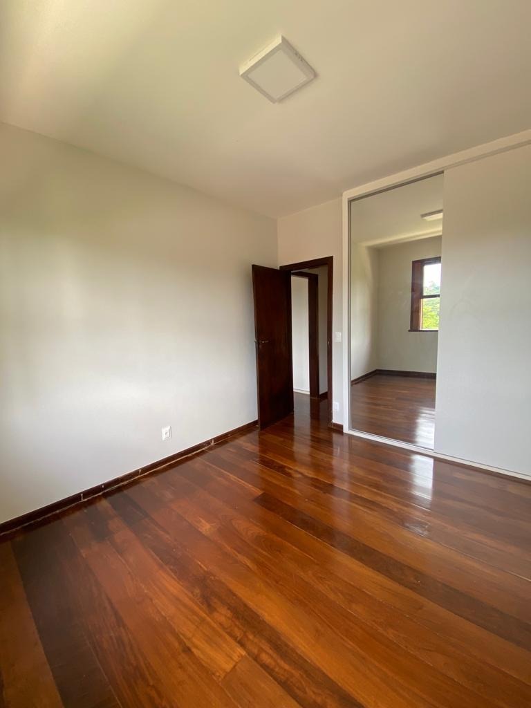 Casa à venda com 4 quartos, 592m² - Foto 12