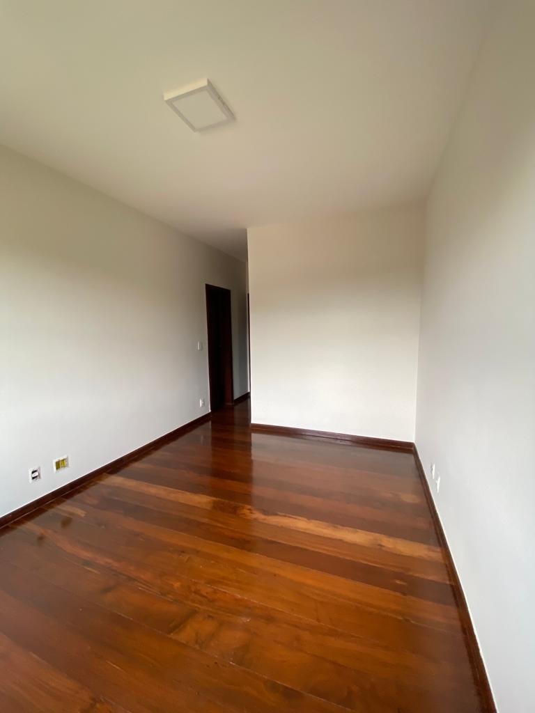 Casa à venda com 4 quartos, 592m² - Foto 23