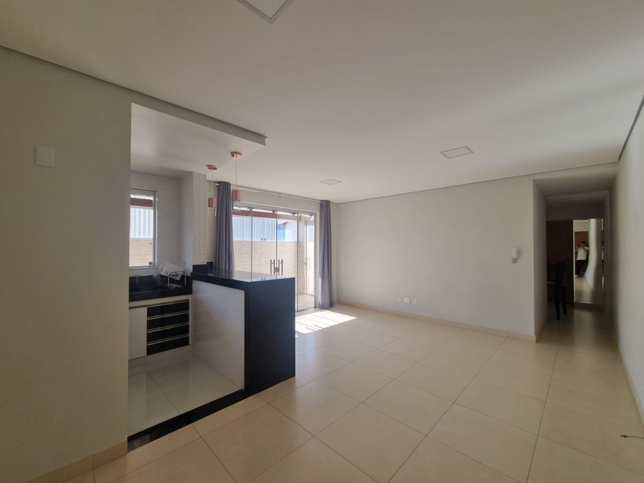 Apartamento à venda com 2 quartos, 107m² - Foto 2