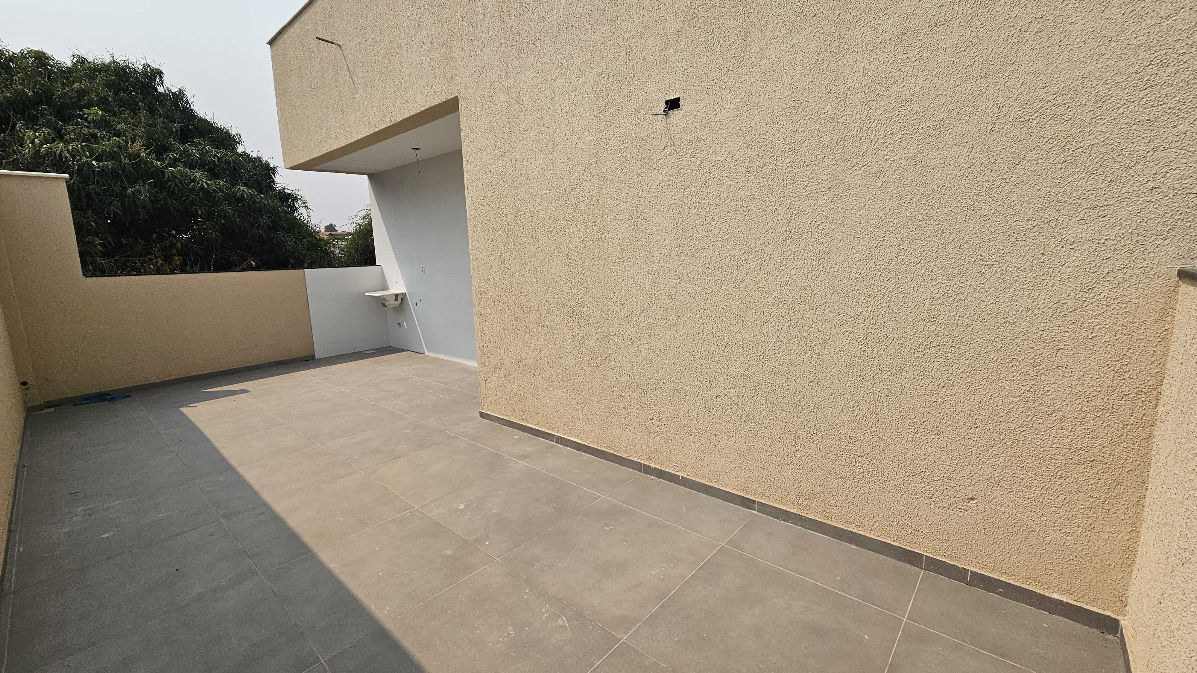 Casa à venda com 3 quartos, 106m² - Foto 1