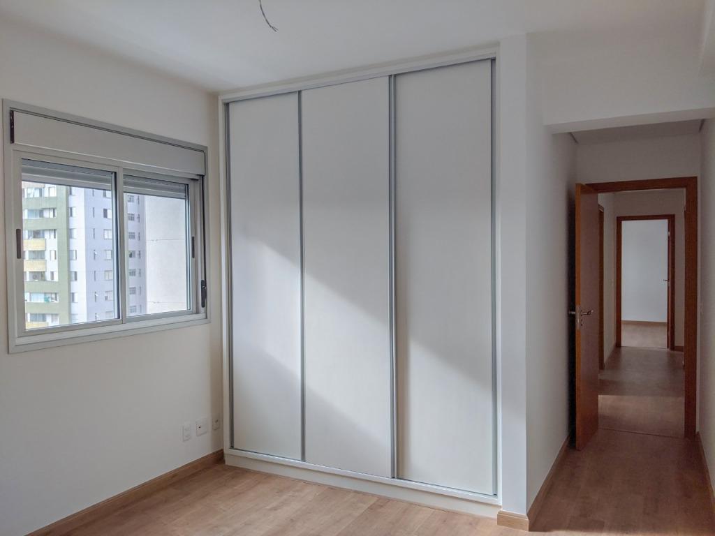 Apartamento à venda com 4 quartos, 136m² - Foto 8