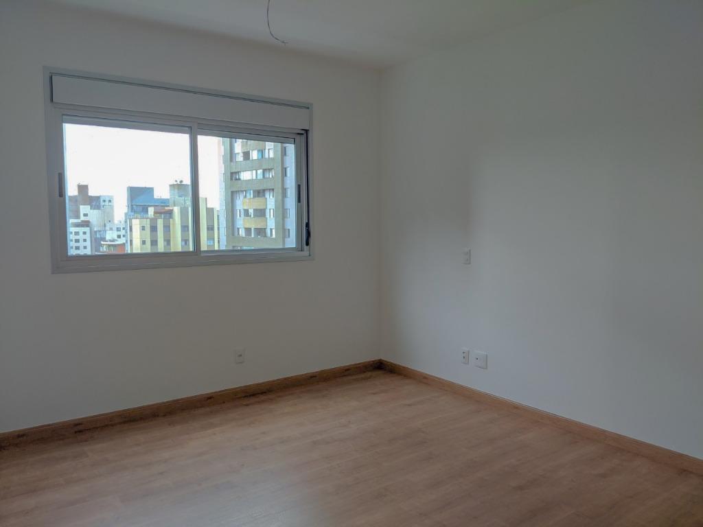 Apartamento à venda com 4 quartos, 136m² - Foto 6