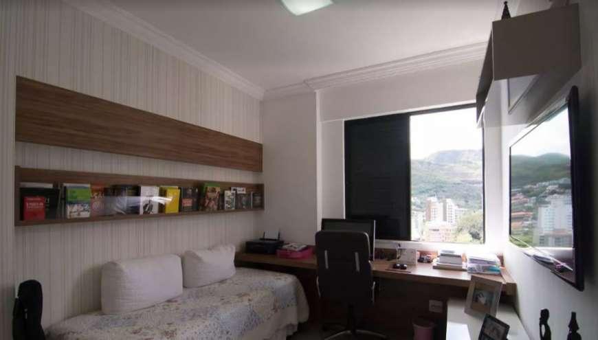 Apartamento à venda com 4 quartos, 216m² - Foto 12