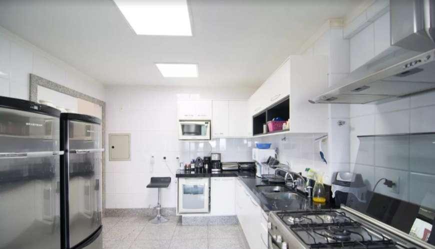 Apartamento à venda com 4 quartos, 216m² - Foto 17