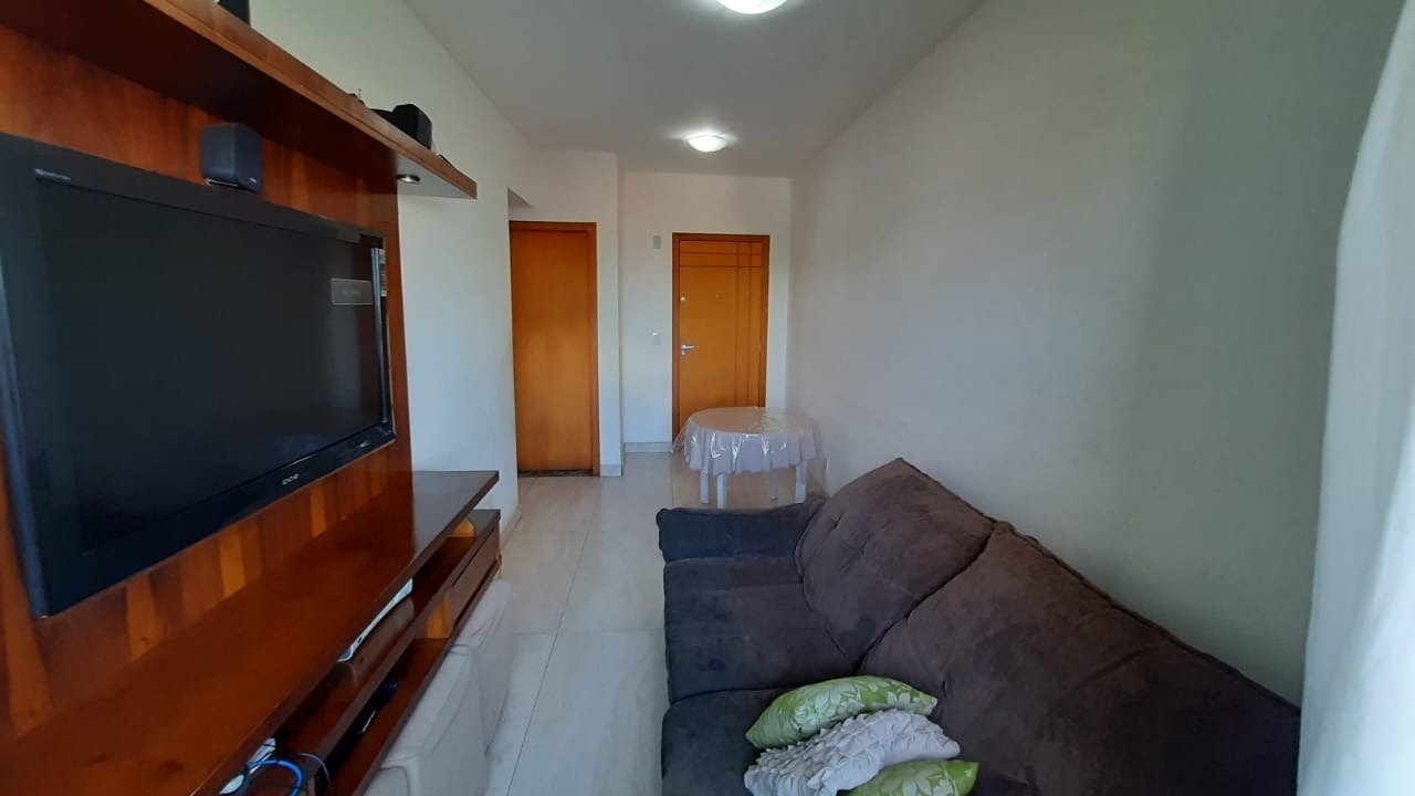 Apartamento à venda com 3 quartos, 70m² - Foto 2