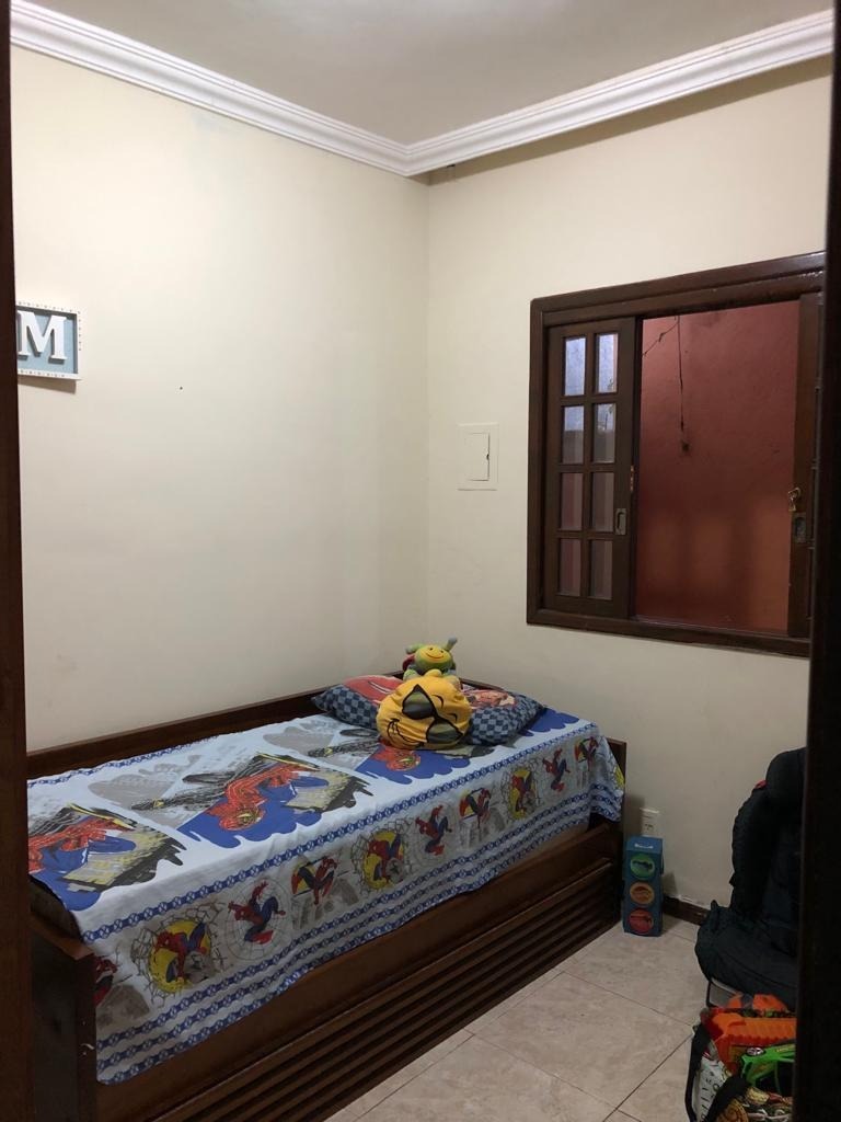 Casa à venda com 3 quartos, 200m² - Foto 2