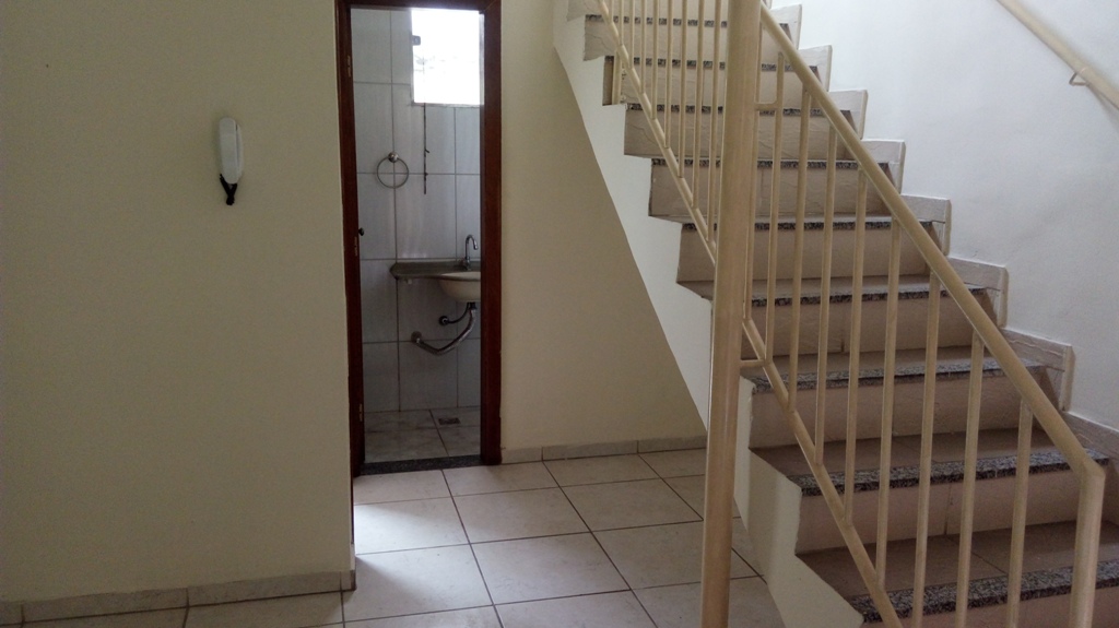 Casa à venda com 2 quartos, 50m² - Foto 3