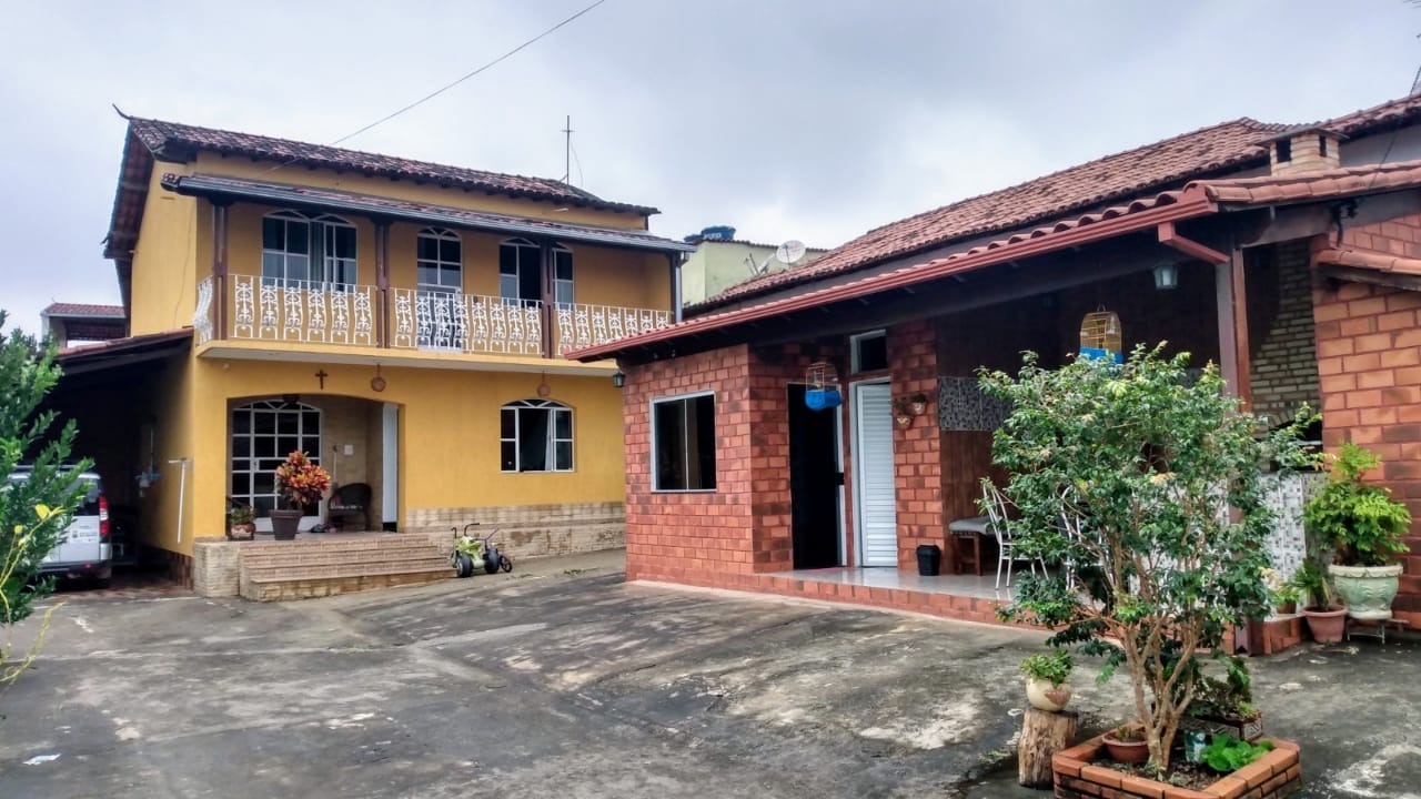 Casa à venda com 3 quartos, 180m² - Foto 1