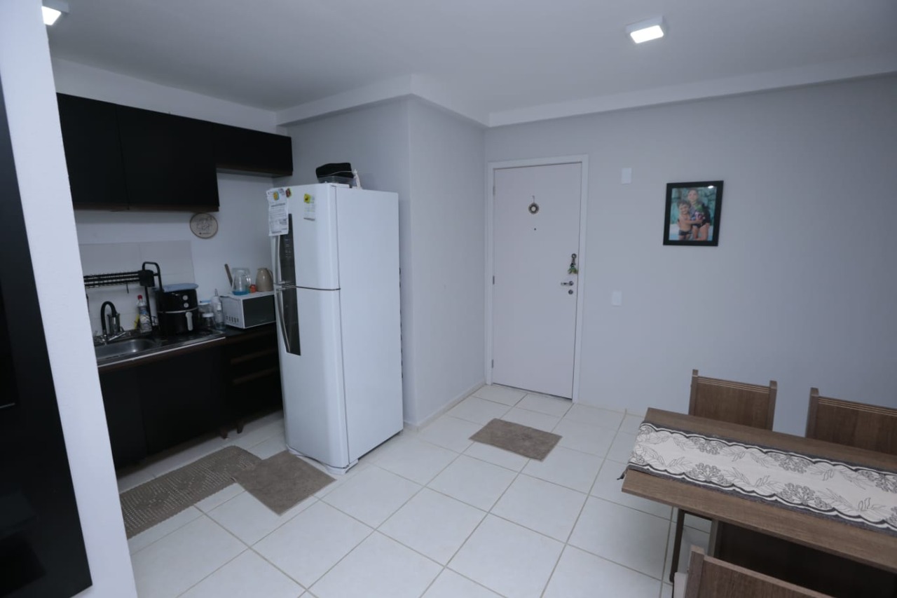 Apartamento à venda com 2 quartos, 48m² - Foto 2