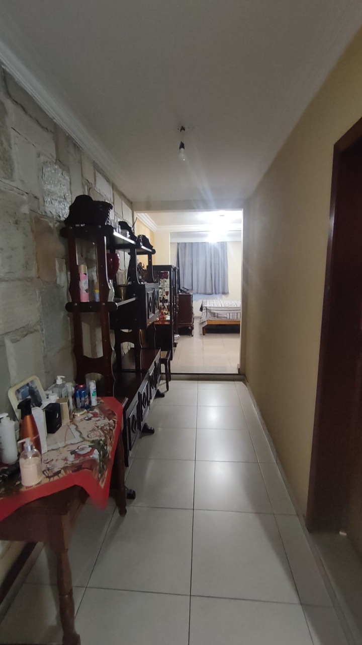 Casa à venda com 4 quartos, 285m² - Foto 17