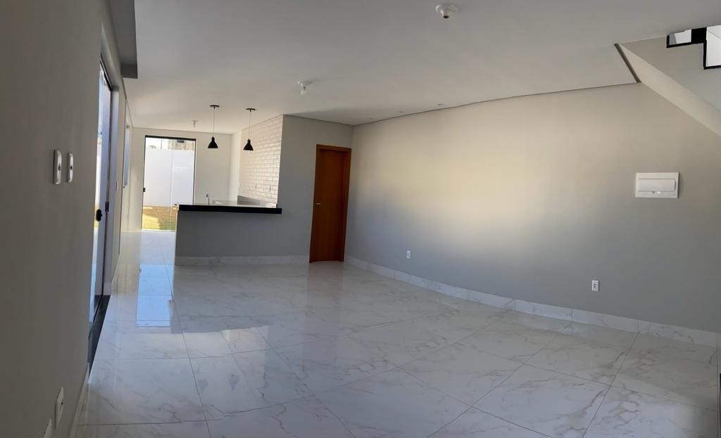 Casa à venda com 3 quartos, 128m² - Foto 4