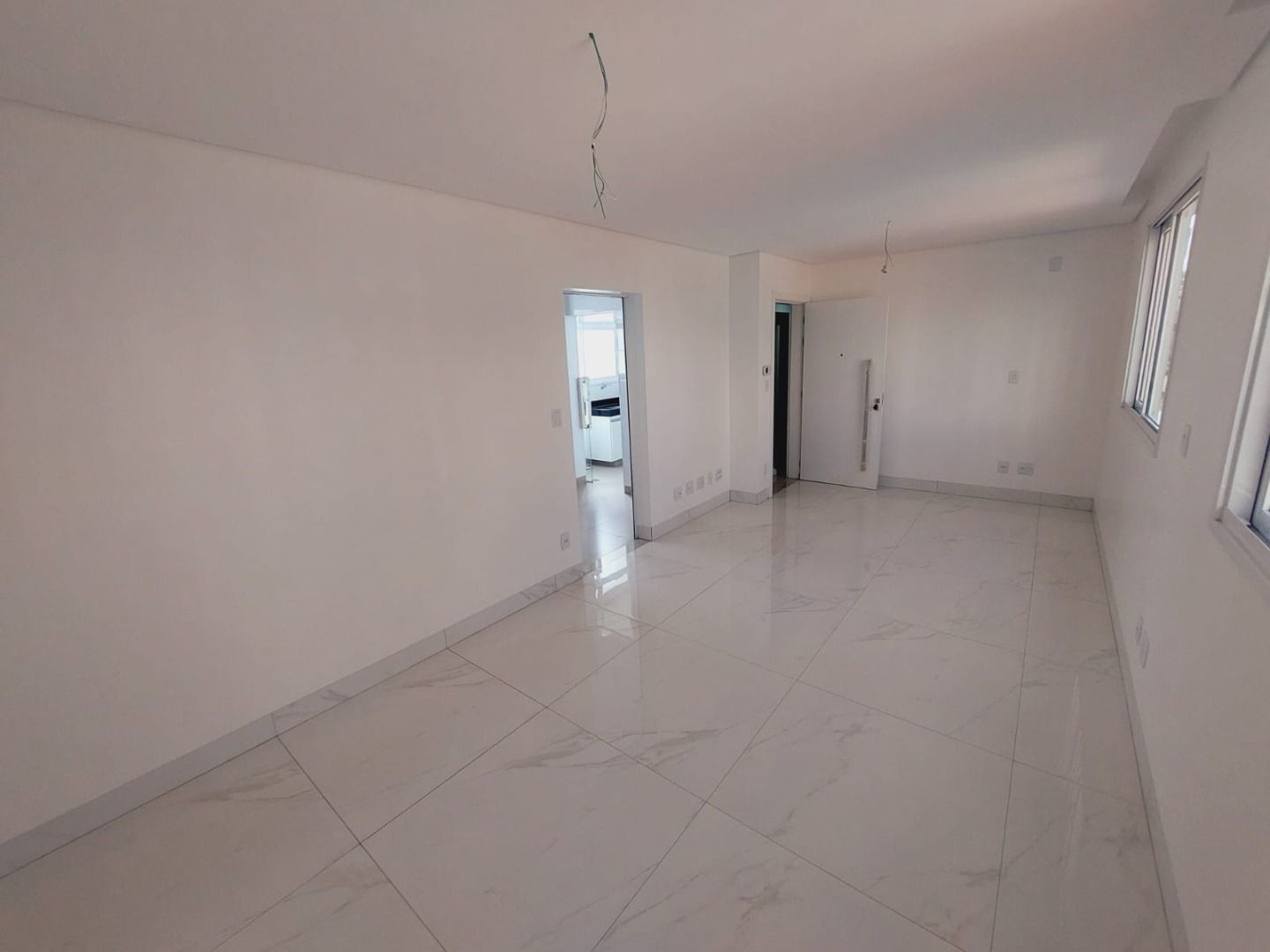 Apartamento à venda com 3 quartos - Foto 2