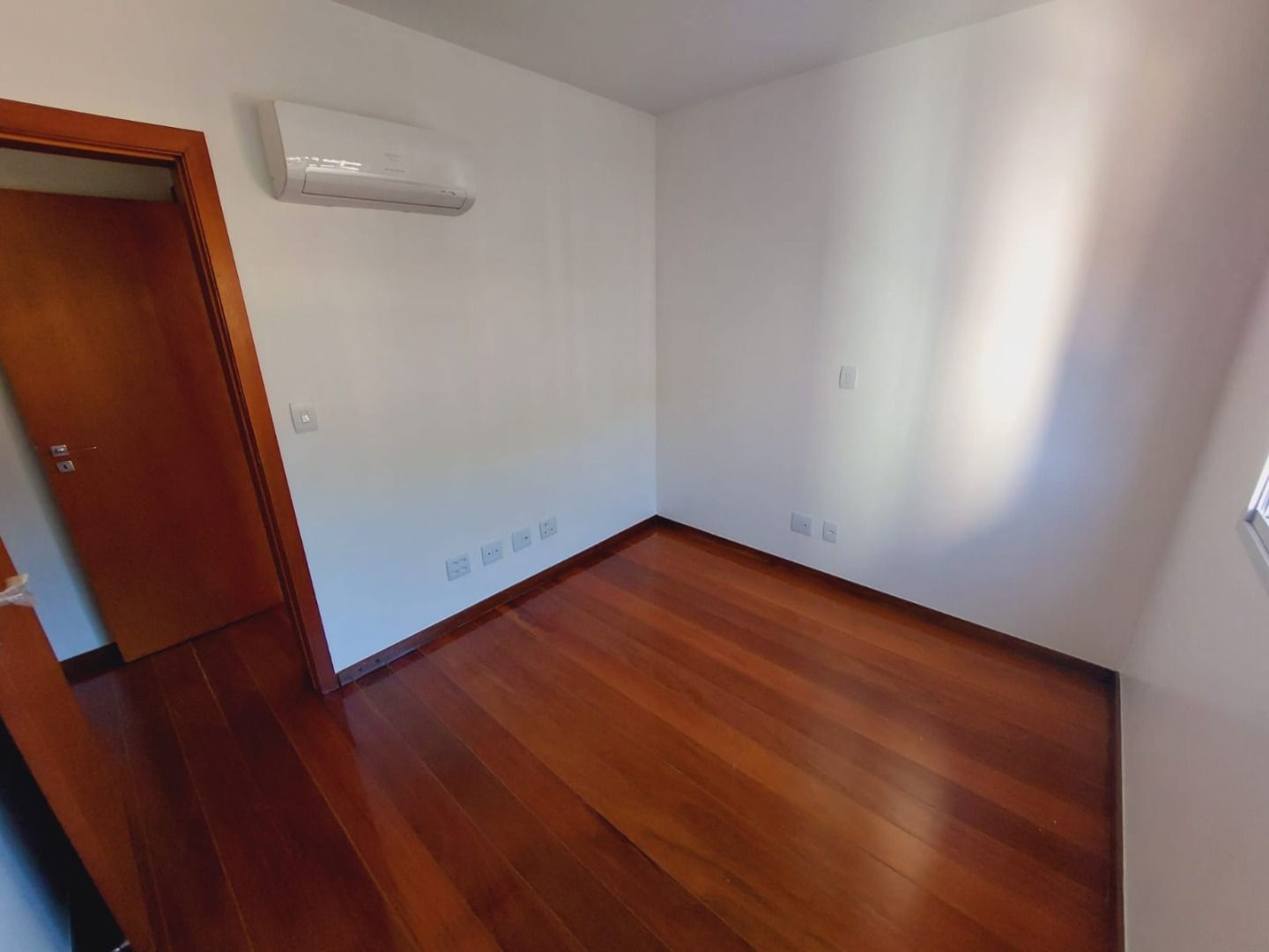 Apartamento à venda com 3 quartos - Foto 11