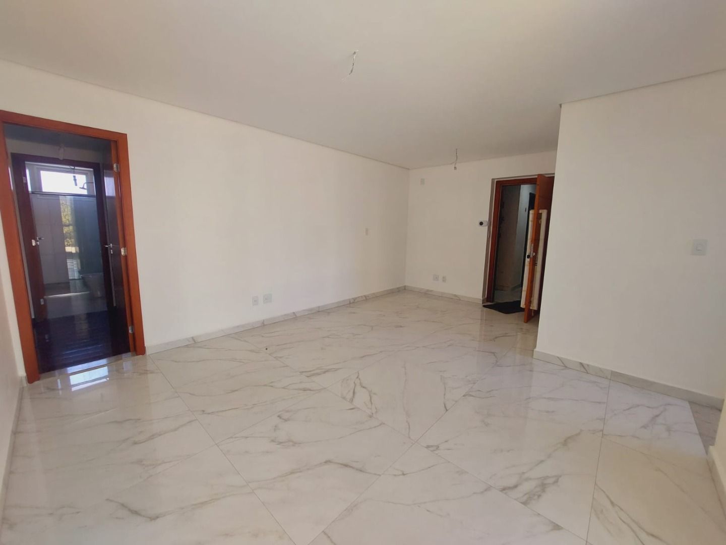 Apartamento à venda com 3 quartos - Foto 2