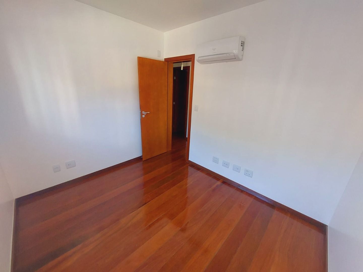 Apartamento à venda com 3 quartos - Foto 12