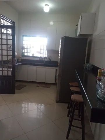 Casa à venda com 4 quartos, 240m² - Foto 4