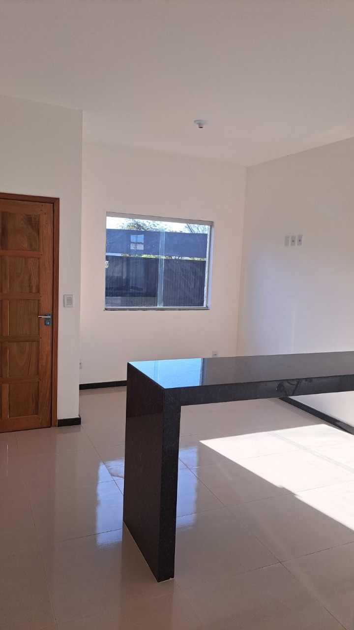 Casa à venda com 2 quartos, 55m² - Foto 4