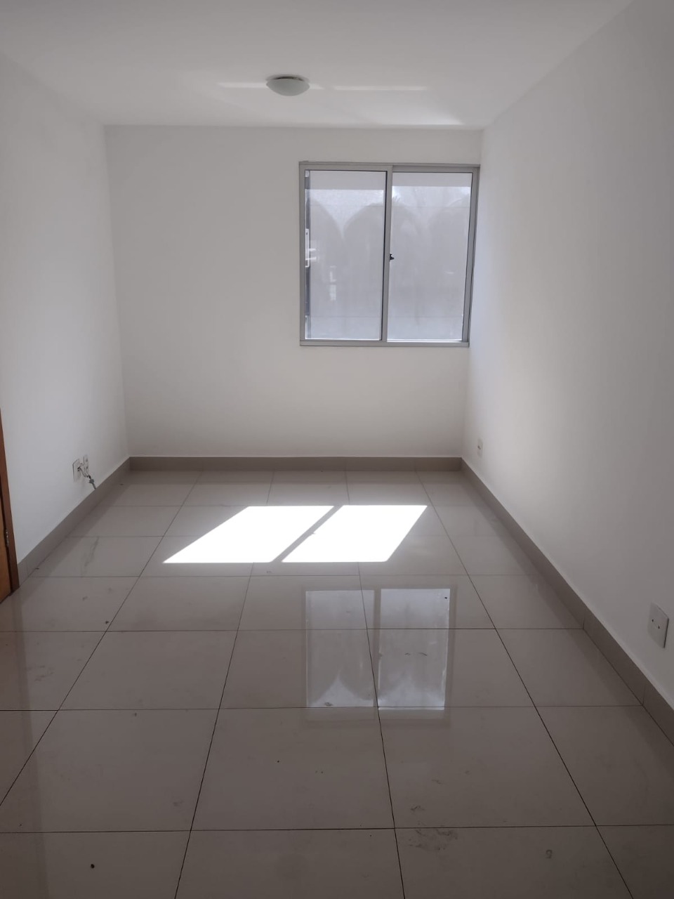 Apartamento à venda com 2 quartos, 70m² - Foto 1