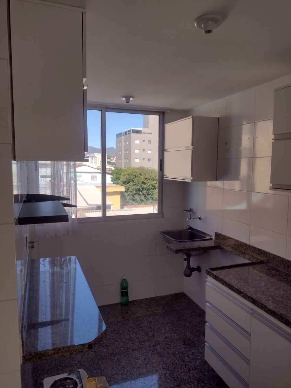 Apartamento à venda com 2 quartos, 70m² - Foto 3