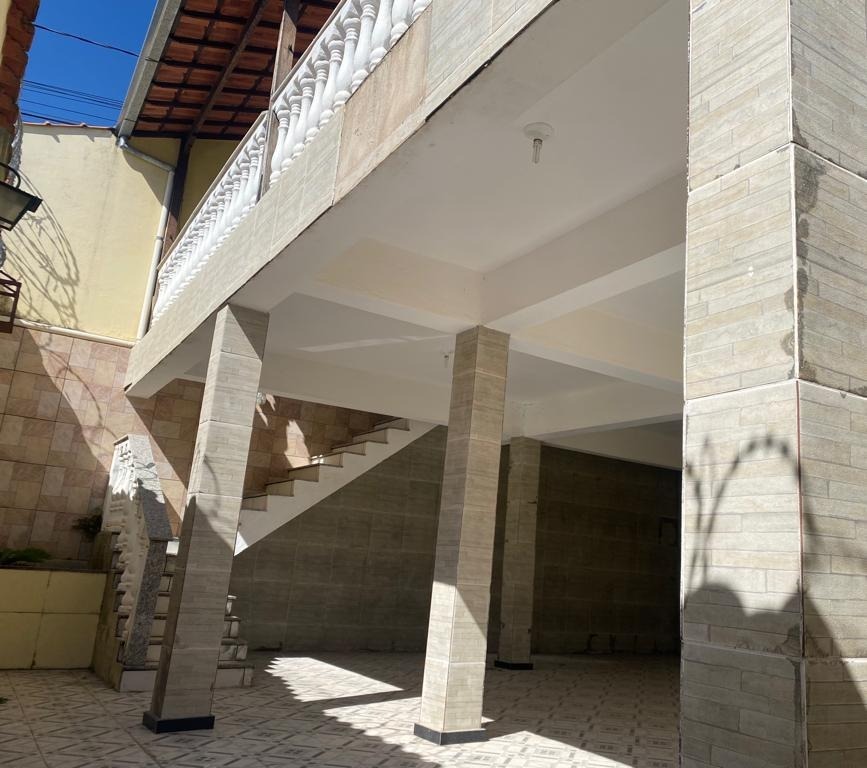 Casa à venda com 4 quartos, 278m² - Foto 1