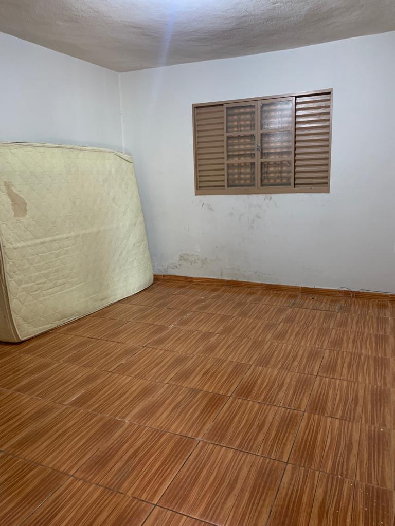 Casa à venda com 3 quartos, 180m² - Foto 2