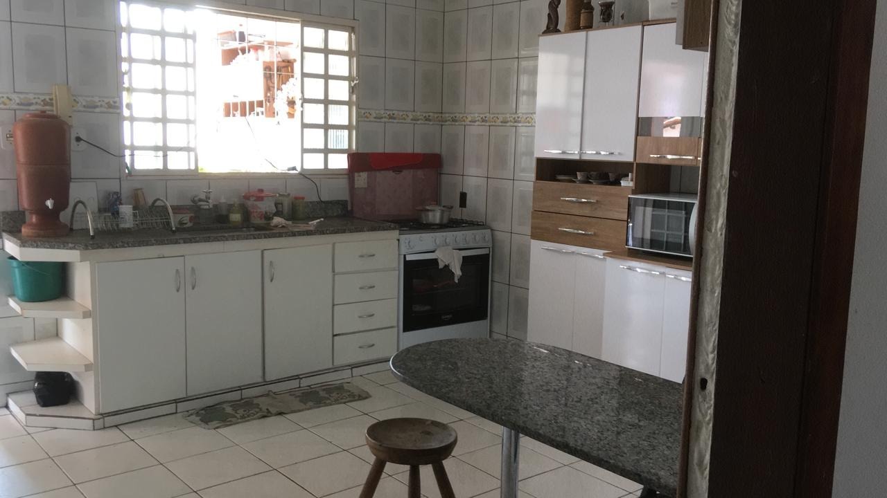 Casa à venda com 4 quartos, 338m² - Foto 15