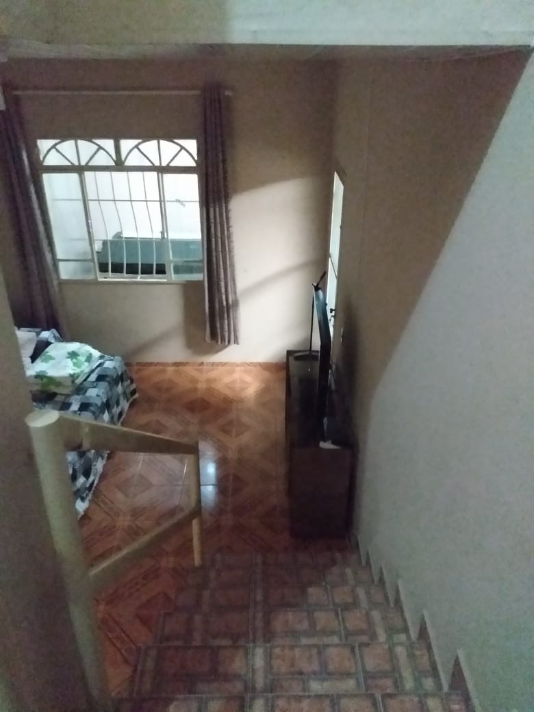 Casa à venda com 3 quartos, 280m² - Foto 4