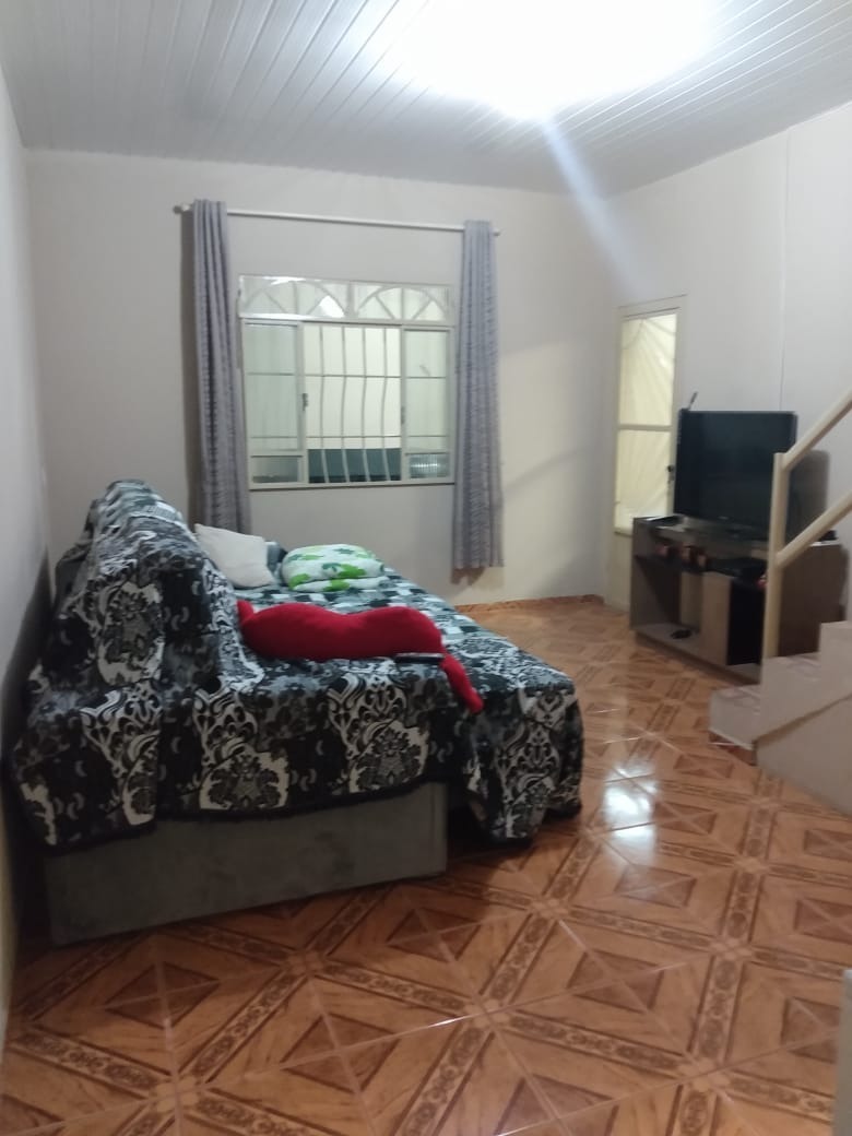 Casa à venda com 3 quartos, 280m² - Foto 1