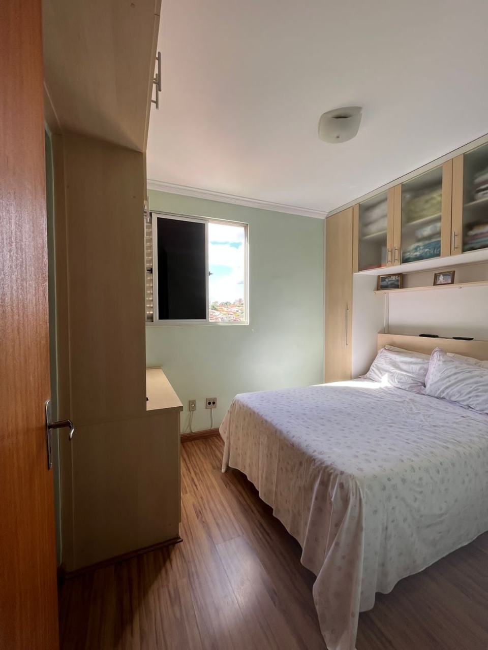 Apartamento à venda com 2 quartos, 75m² - Foto 4