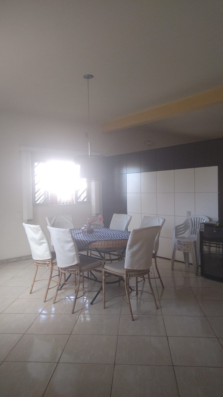 Casa à venda com 3 quartos, 220m² - Foto 10