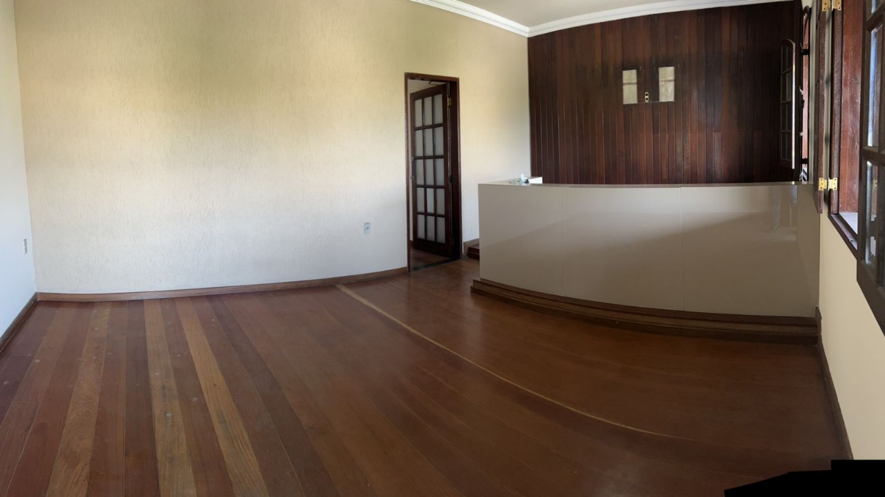 Casa à venda com 5 quartos, 179m² - Foto 3