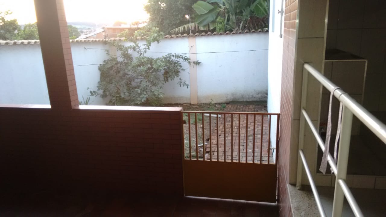 Casa à venda com 3 quartos, 360m² - Foto 10