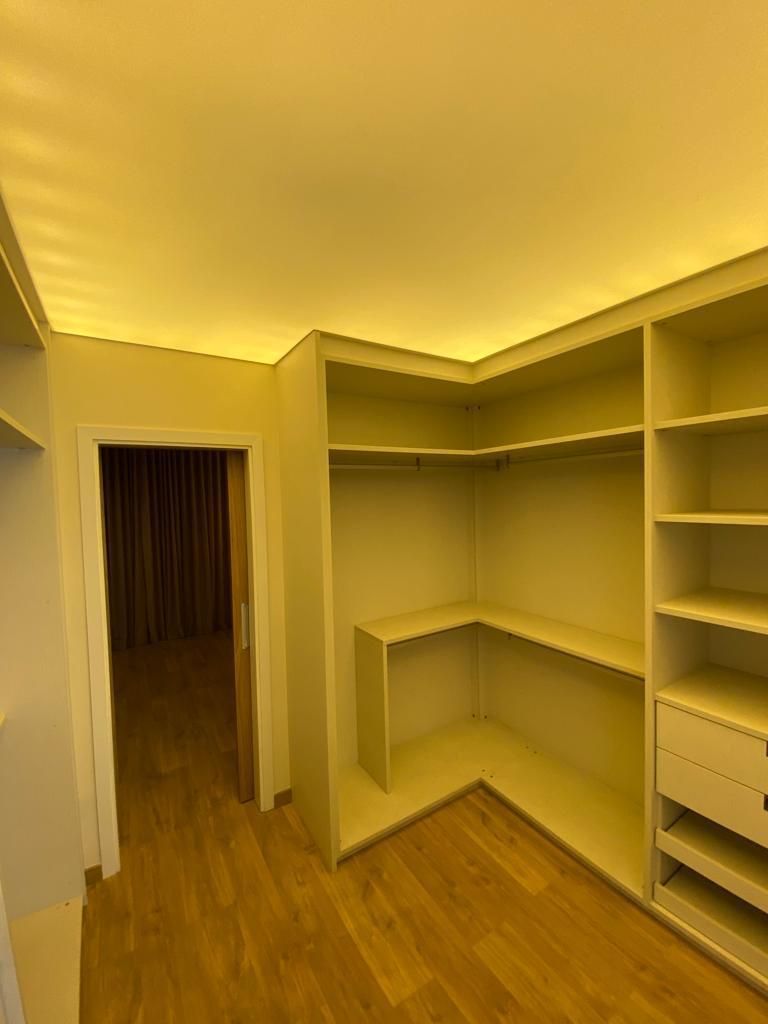 Apartamento à venda com 4 quartos, 205m² - Foto 4