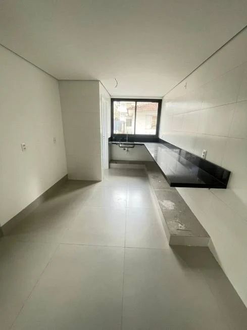 Apartamento à venda com 4 quartos, 360m² - Foto 2