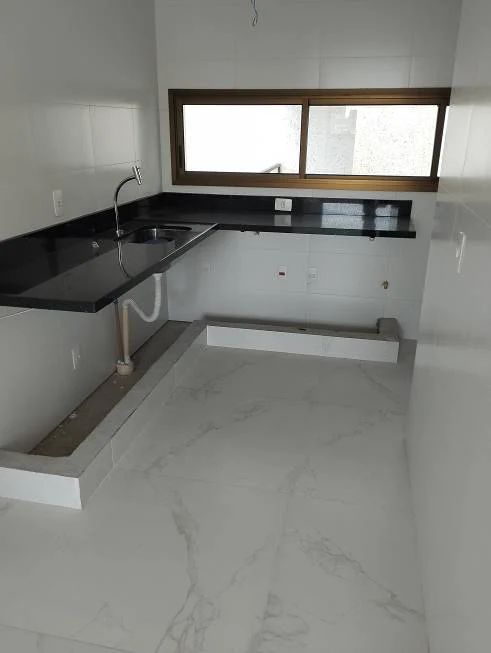 Apartamento à venda com 3 quartos, 360m² - Foto 2