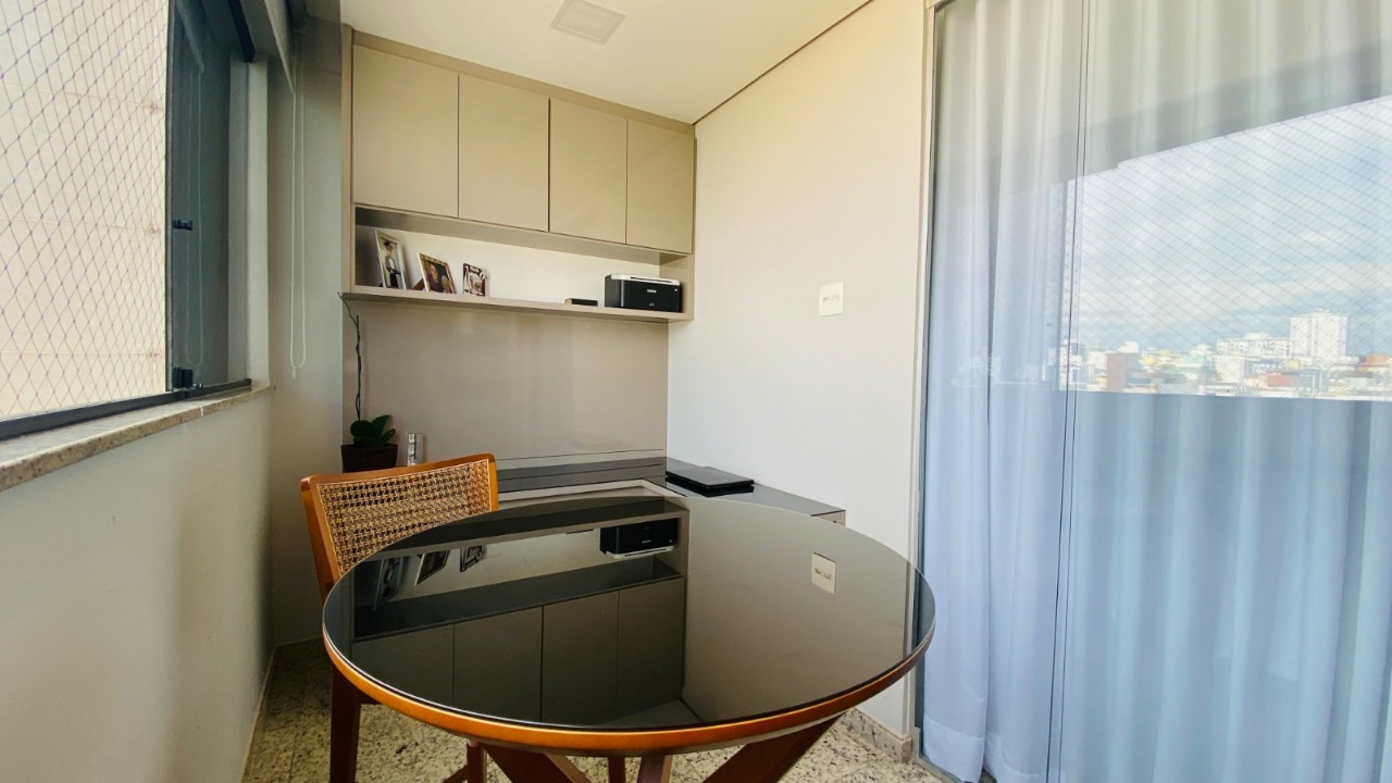 Apartamento à venda com 3 quartos, 135m² - Foto 4