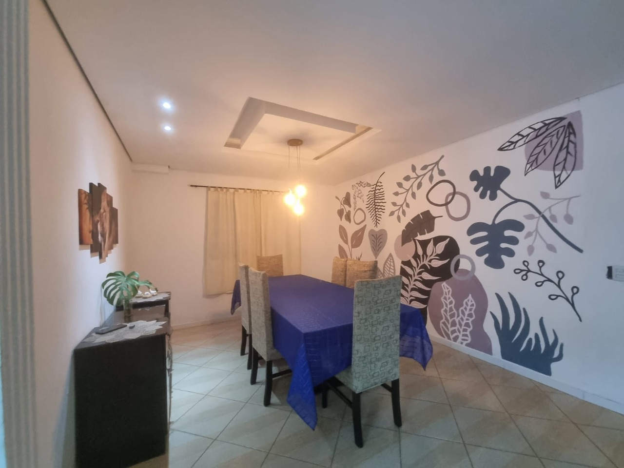 Casa à venda com 4 quartos, 240m² - Foto 1