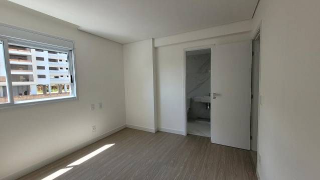 Apartamento à venda com 3 quartos, 141m² - Foto 15