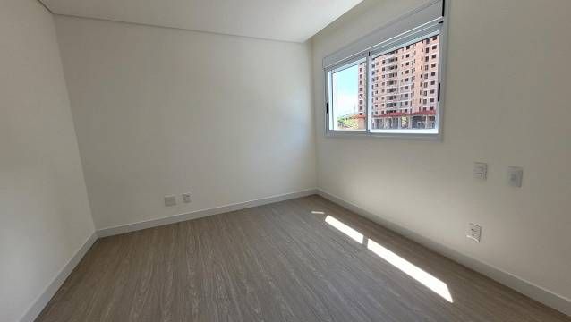 Apartamento à venda com 3 quartos, 141m² - Foto 12