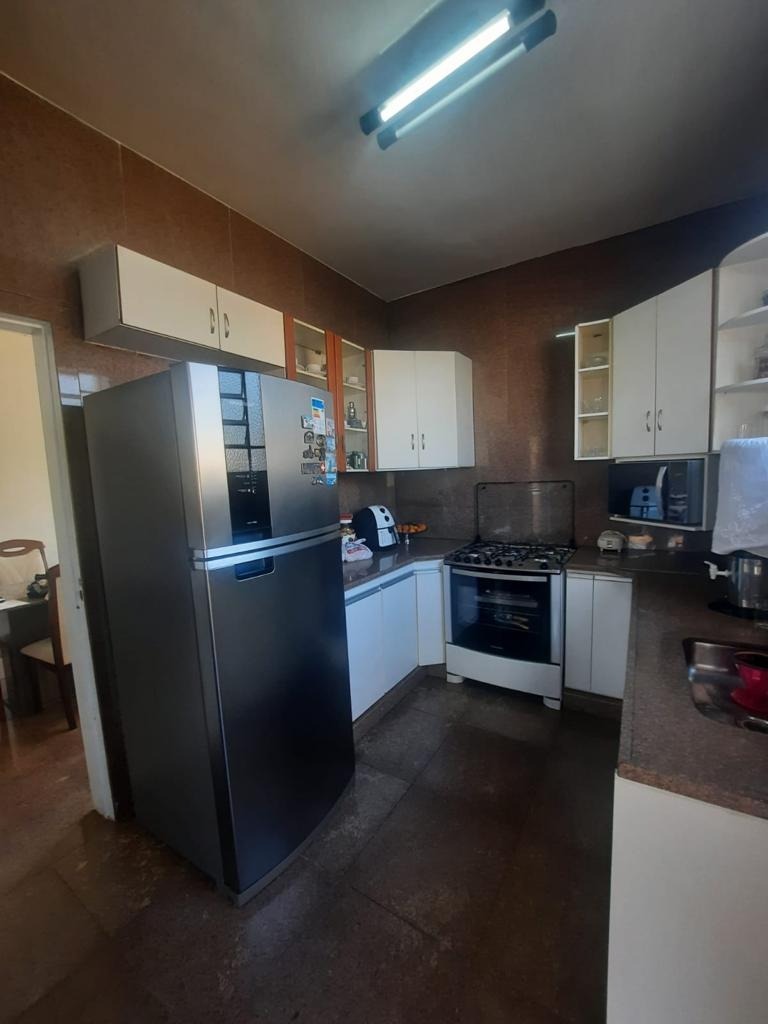 Casa à venda com 3 quartos, 450m² - Foto 7